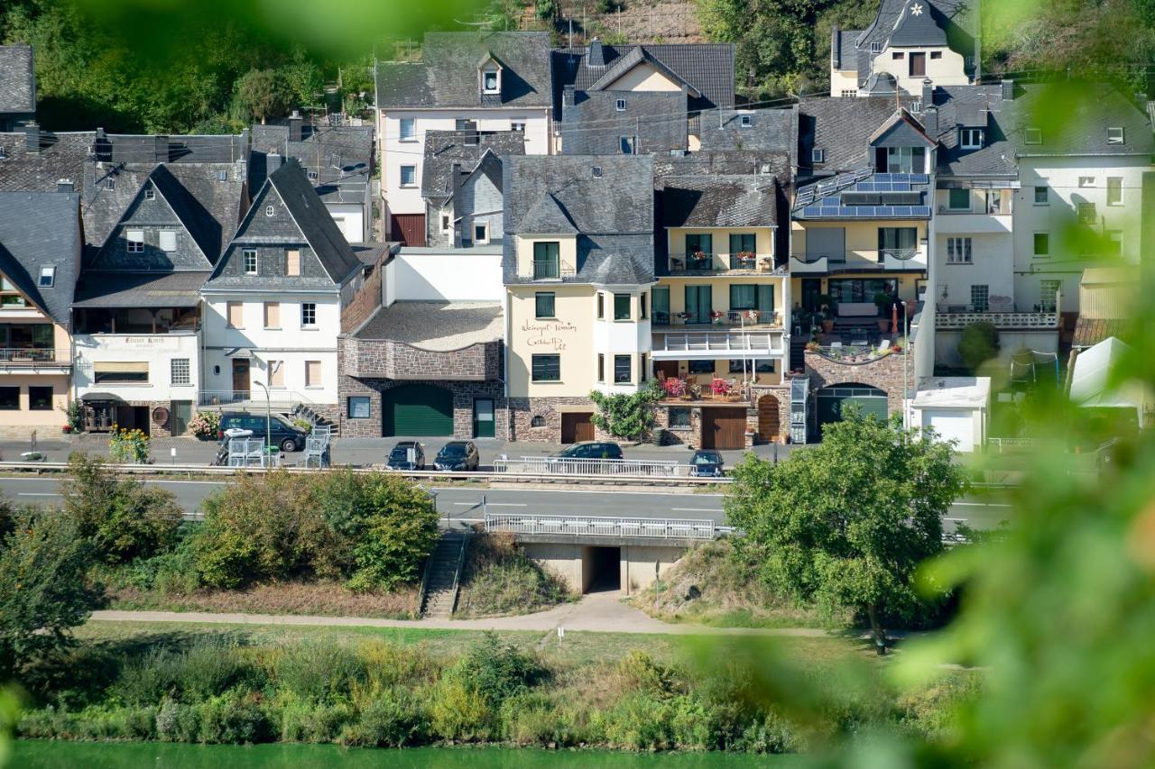 Weingut Pension Gibbert-Pohl Briedel Exteriör bild